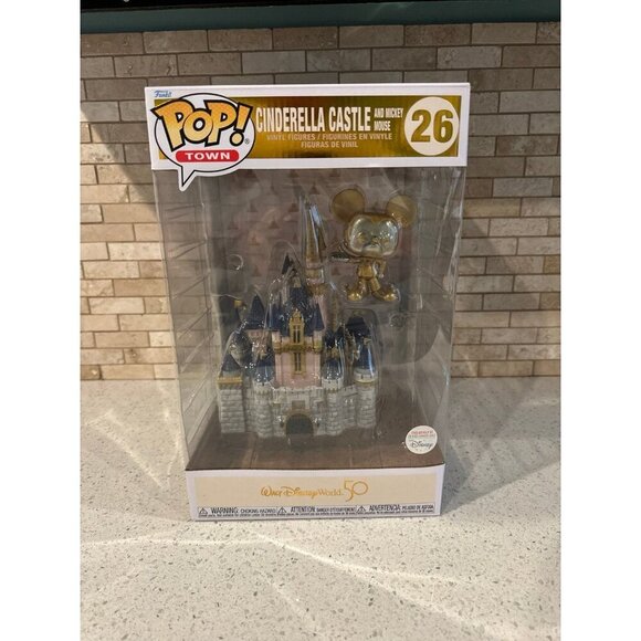 Funko Pop Walt Disney World 50th Anniversary Mickey Castle #26 Parks Exclusive - Picture 1 of 4